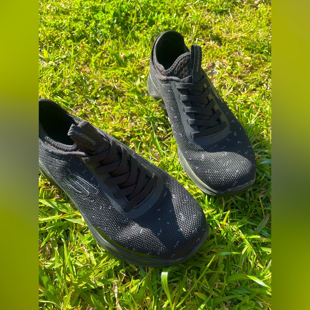 Sketchers Memory Foam Sneakers